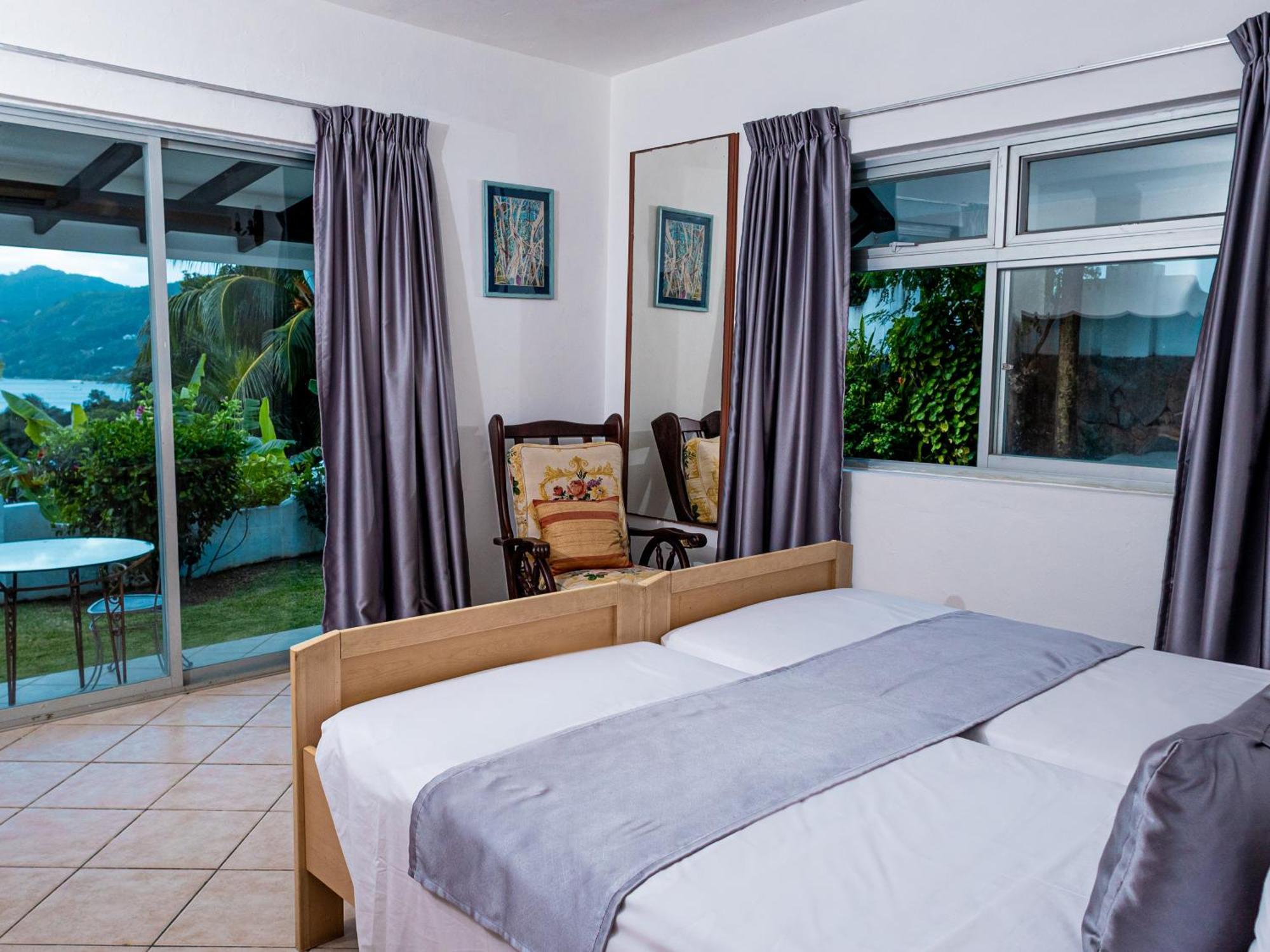 Bottle Palm Villa فيكتوريا المظهر الخارجي الصورة