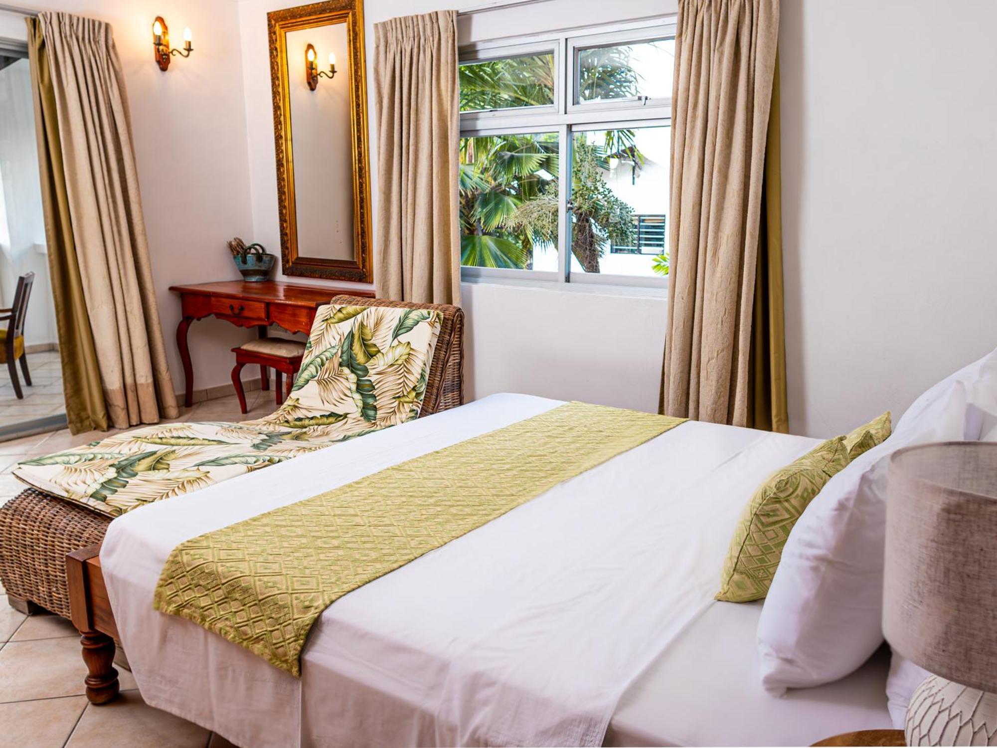 Bottle Palm Villa فيكتوريا المظهر الخارجي الصورة