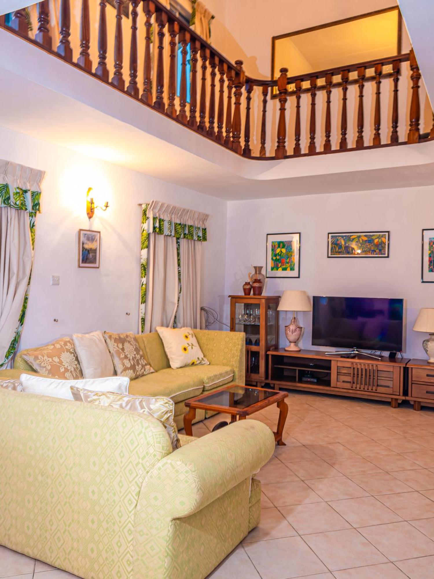 Bottle Palm Villa فيكتوريا المظهر الخارجي الصورة